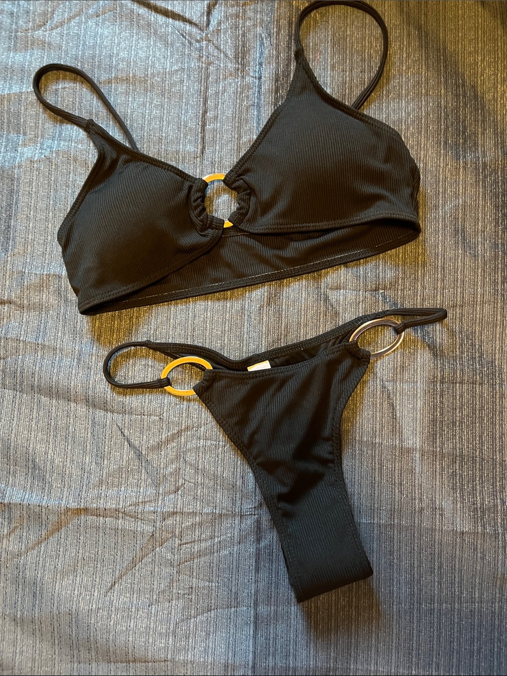 Black Ring-Accent Women’s Bikini Set